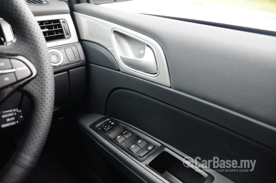 Proton Suprima S P3-22A (2013) Interior