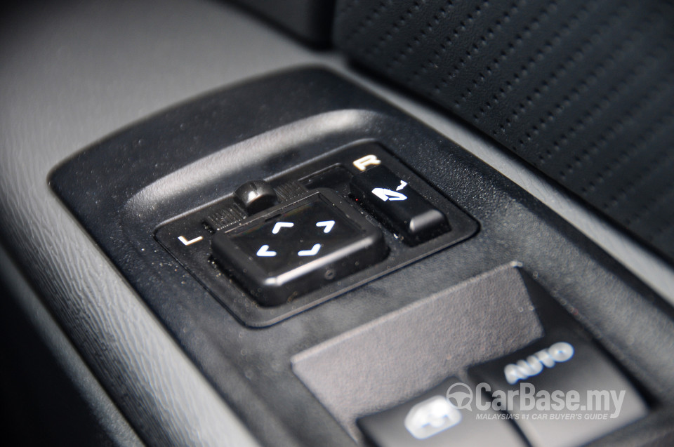 Proton Suprima S P3-22A (2013) Interior