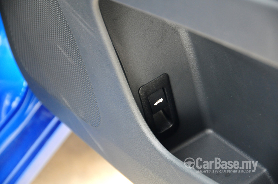 Proton Suprima S P3-22A (2013) Interior