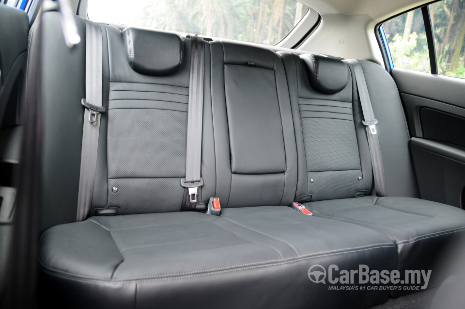 Proton Suprima S P3-22A (2013) Interior