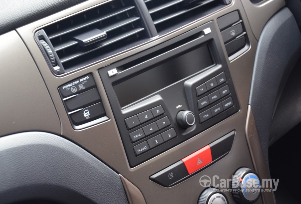 Proton Suprima S P3-22A (2013) Interior