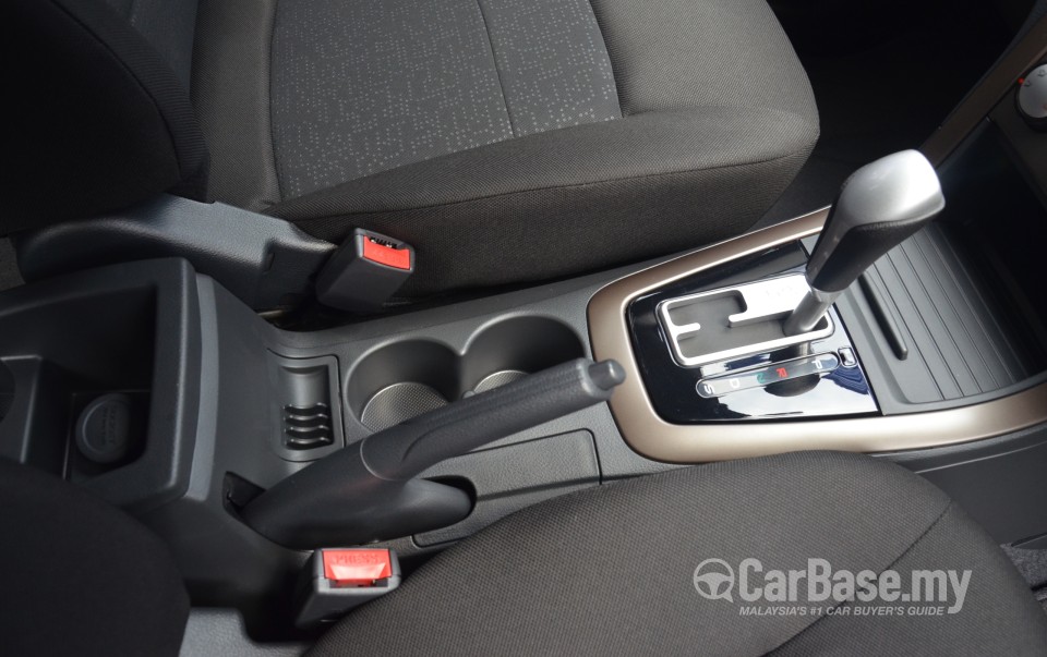 Proton Suprima S P3-22A (2013) Interior