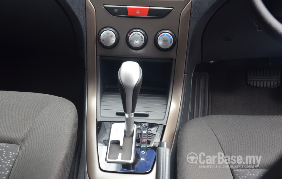 Proton Suprima S P3-22A (2013) Interior