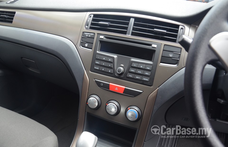 Proton Suprima S P3-22A (2013) Interior
