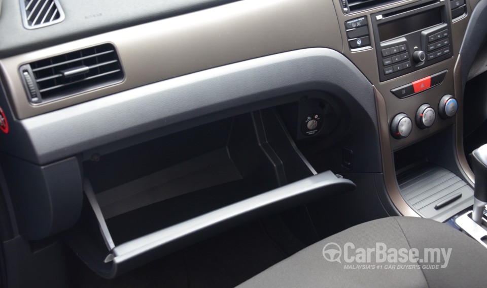 Proton Suprima S P3-22A (2013) Interior