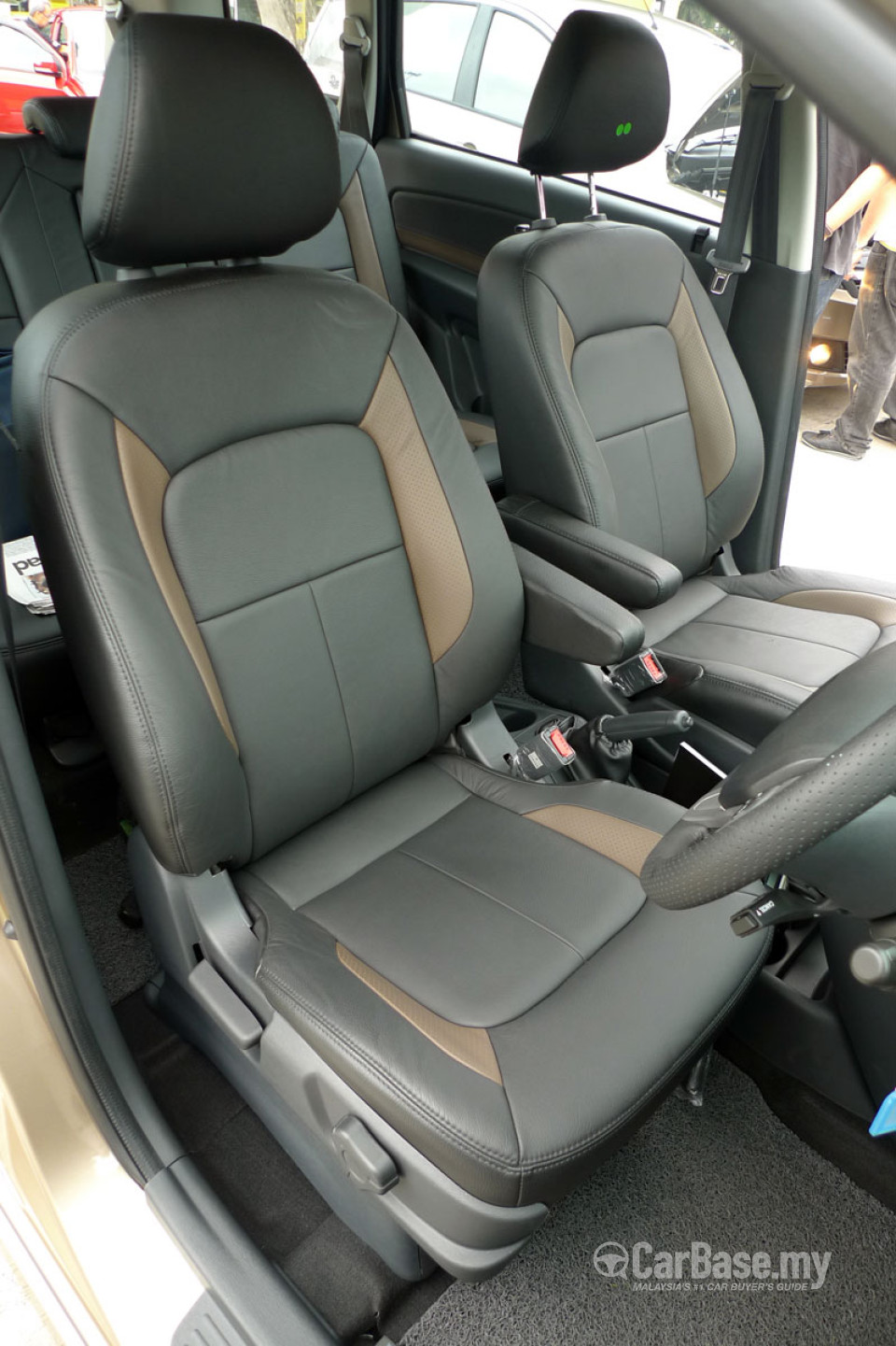 Proton Exora Mk1 Facelift (2011) Interior