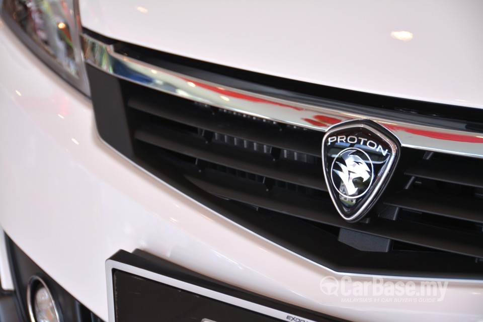 Proton Exora Mk1 MC2 (2015) Exterior