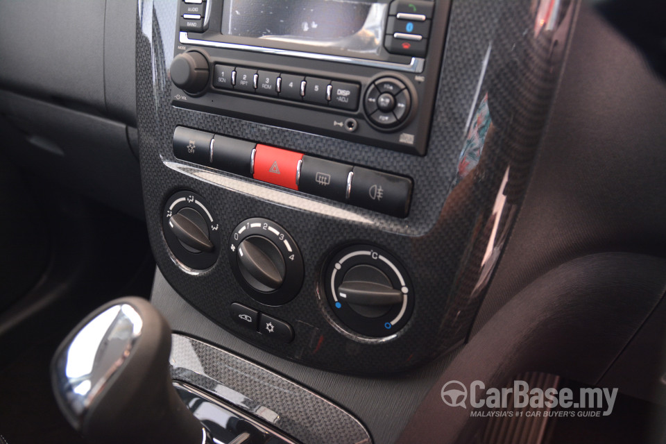 Proton Exora Mk1 MC2 (2015) Interior