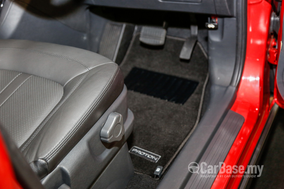 Proton Exora Mk1 MC3 (2017) Interior