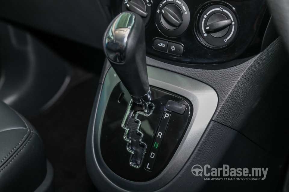 Proton Exora Mk1 RC (2019) Interior