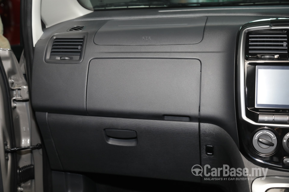 Proton Exora Mk1 RC (2019) Interior
