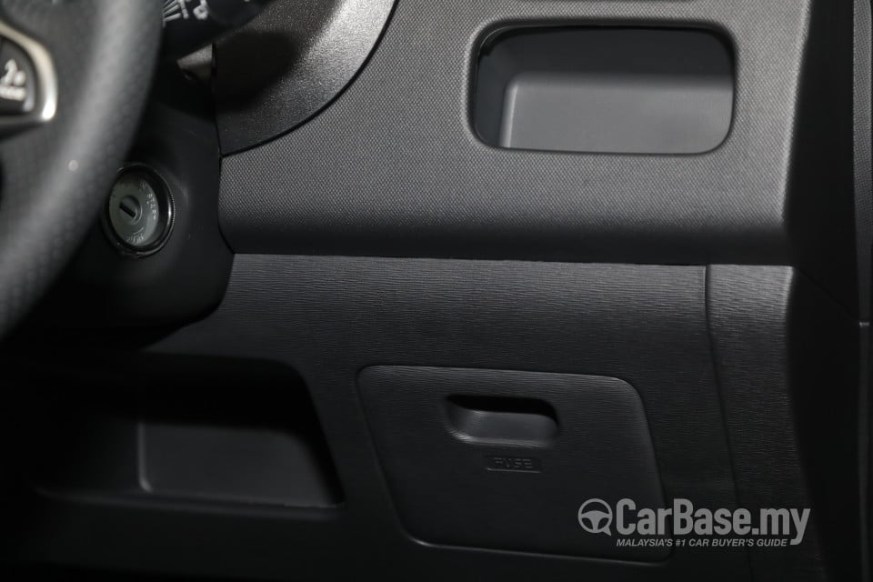 Proton Exora Mk1 RC (2019) Interior