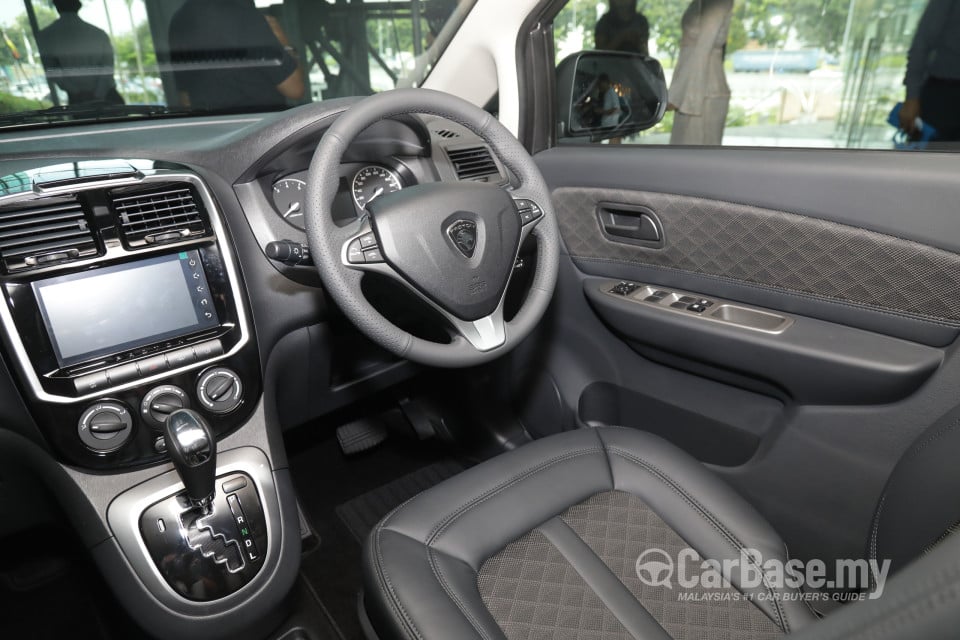 Proton Exora Mk1 RC (2019) Interior