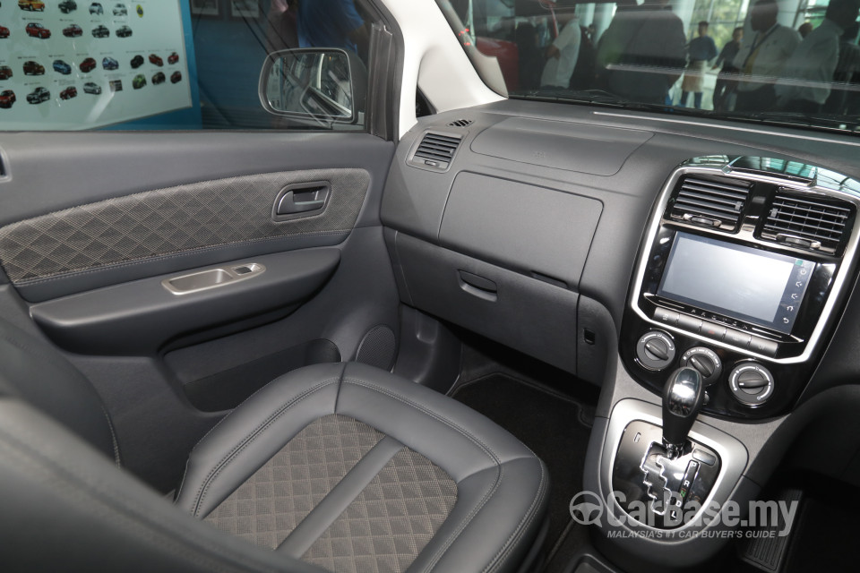 Proton Exora Mk1 RC (2019) Interior