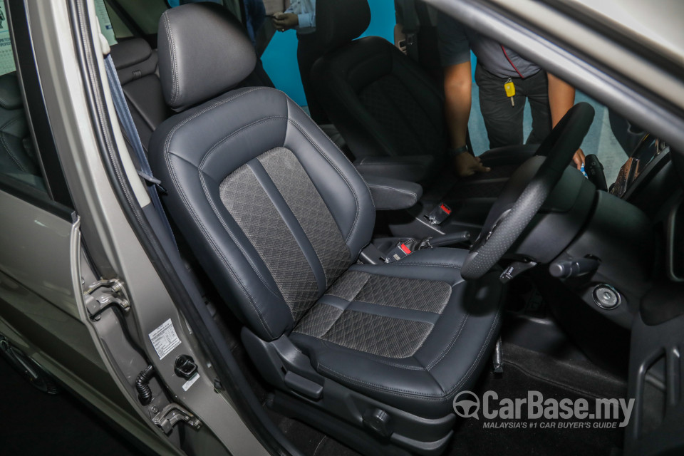 Proton Exora Mk1 RC (2019) Interior