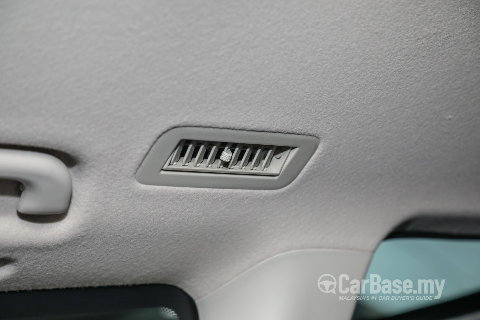 Proton Exora Mk1 RC (2019) Interior