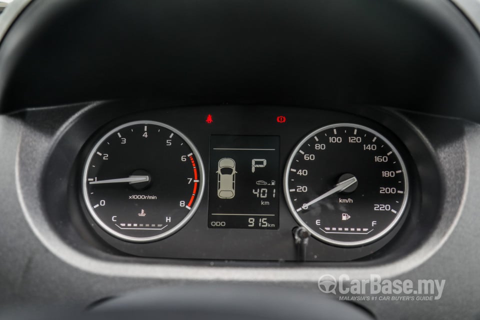 Proton Exora Mk1 RC (2019) Interior