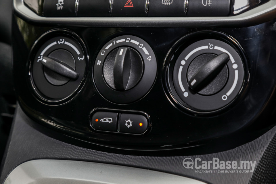 Proton Exora Mk1 RC (2019) Interior