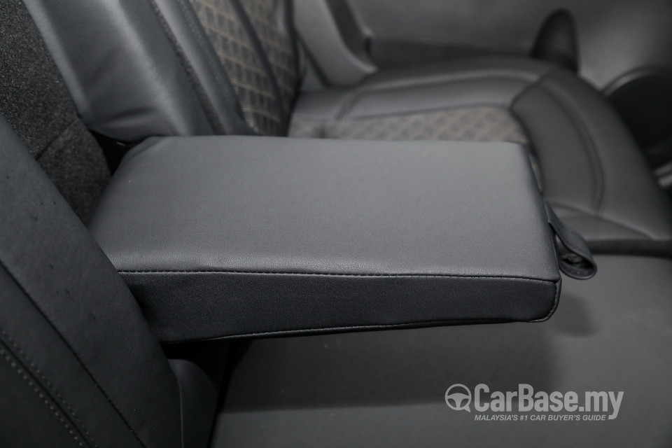 Proton Exora Mk1 RC (2019) Interior