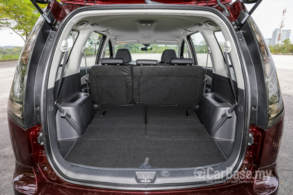 Proton Exora Mk1 RC (2019) Interior