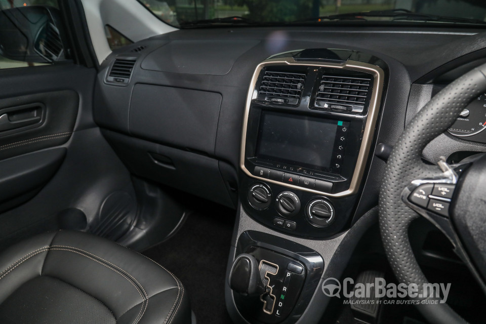 Proton Exora Mk1 RC (2019) Interior