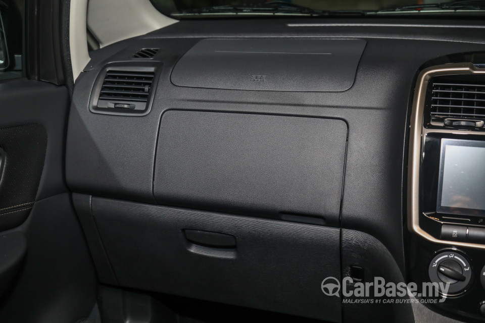 Proton Exora Mk1 RC (2019) Interior