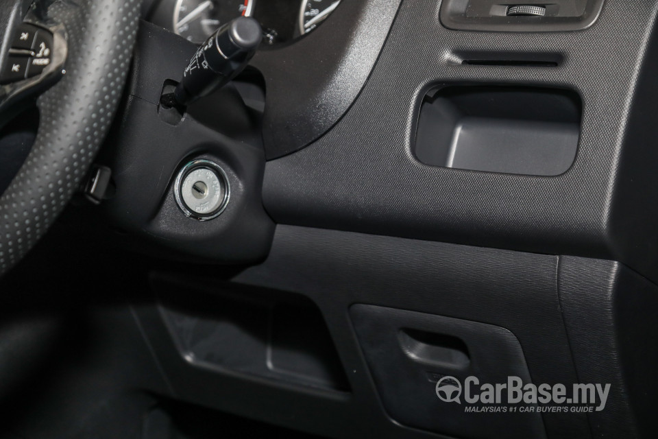 Proton Exora Mk1 RC (2019) Interior