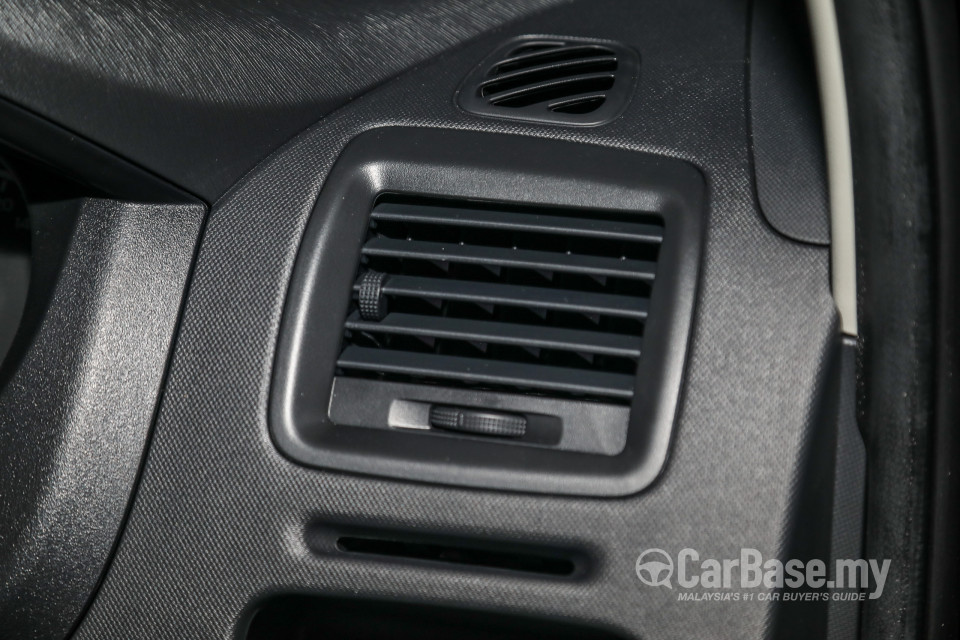 Proton Exora Mk1 RC (2019) Interior