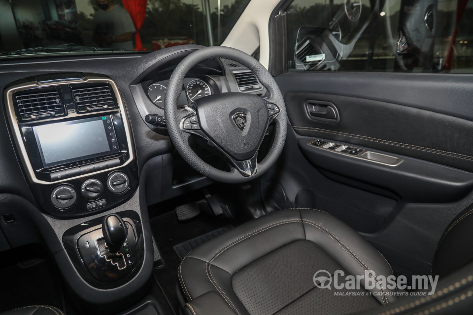 Proton Exora Mk1 RC (2019) Interior