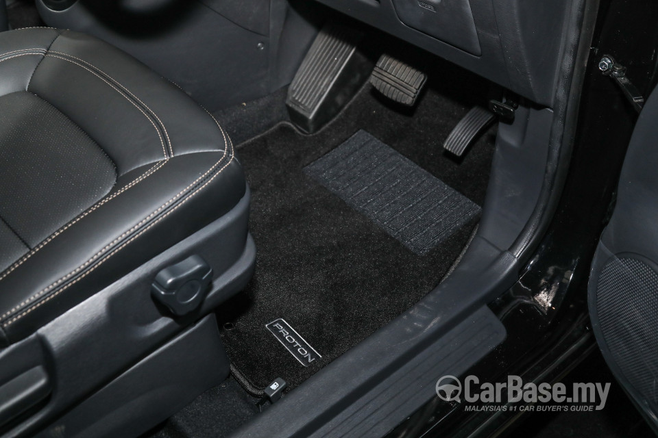 Proton Exora Mk1 RC (2019) Interior