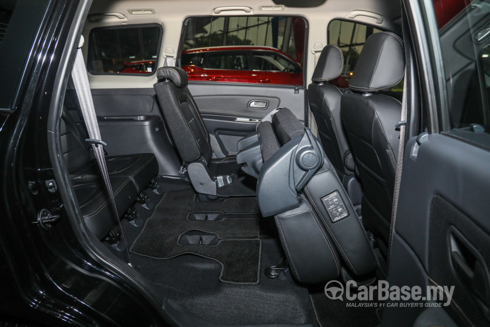 Proton Exora Mk1 RC (2019) Interior