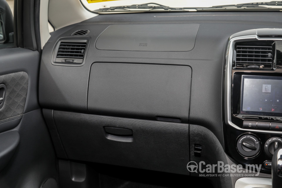 Proton Exora Mk1 RC (2019) Interior