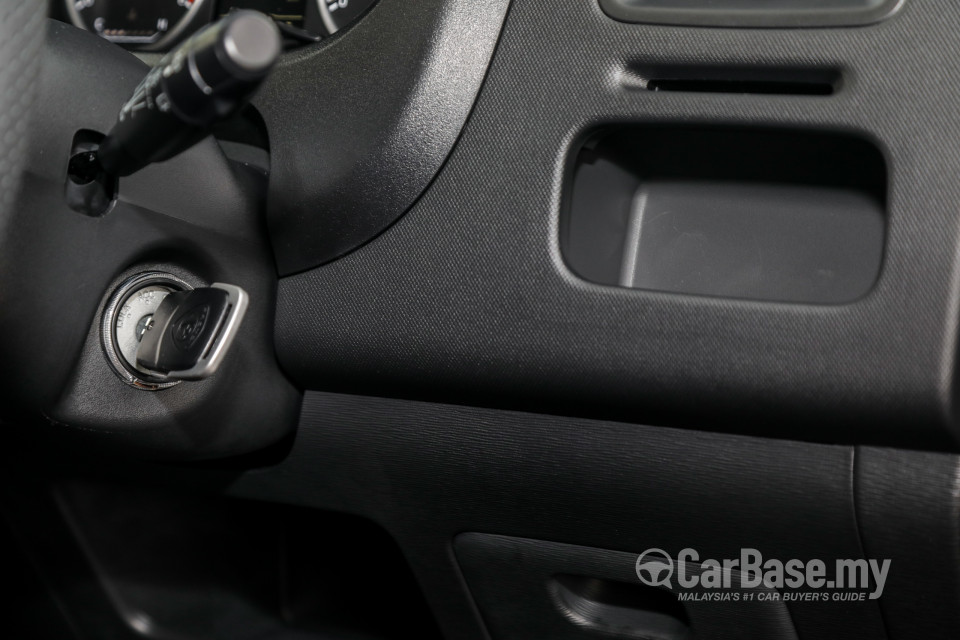 Proton Exora Mk1 RC (2019) Interior