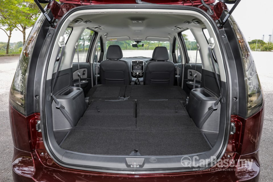 Proton Exora Mk1 RC (2019) Interior