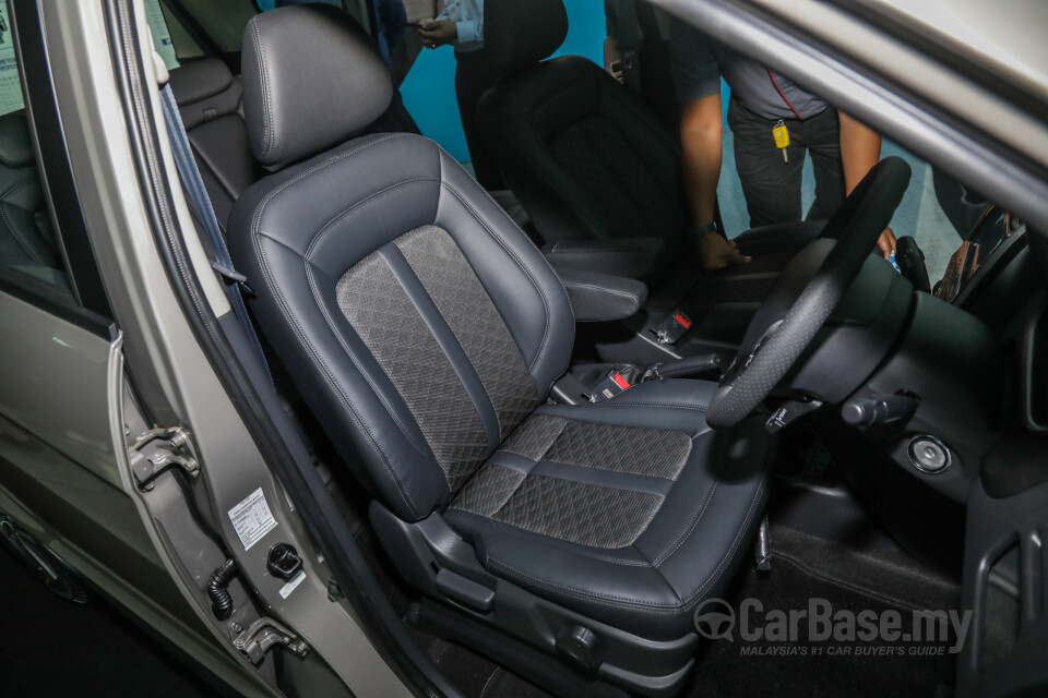 Proton Exora Mk1 RC (2019) Interior