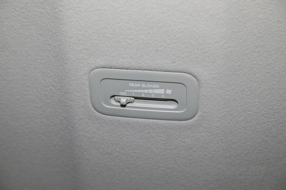 Proton Exora Mk1 RC (2019) Interior