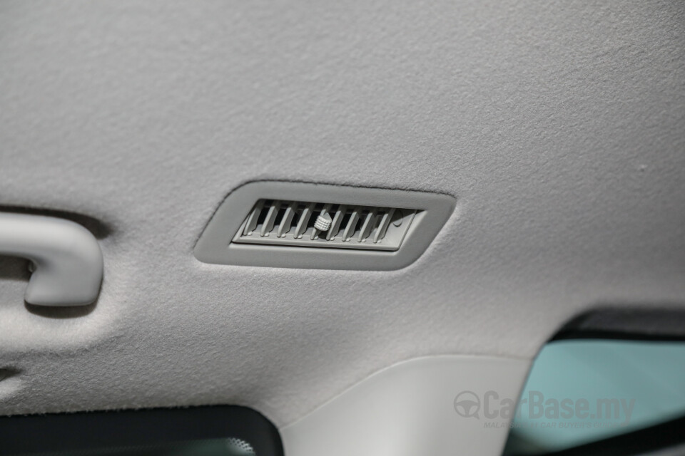 Proton Exora Mk1 RC (2019) Interior