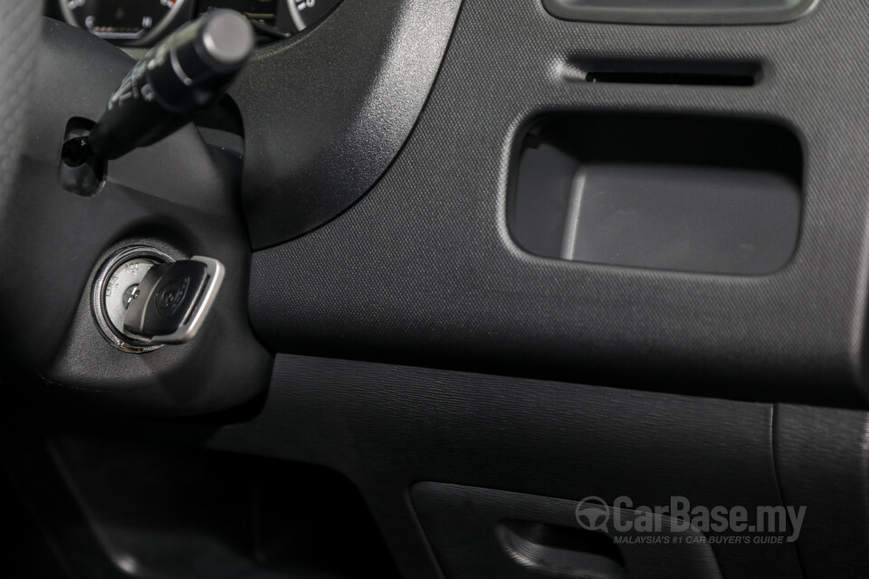 Proton Exora Mk1 RC (2019) Interior
