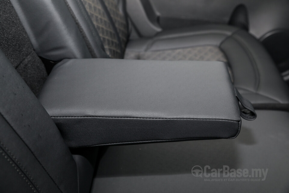 Proton Exora Mk1 RC (2019) Interior
