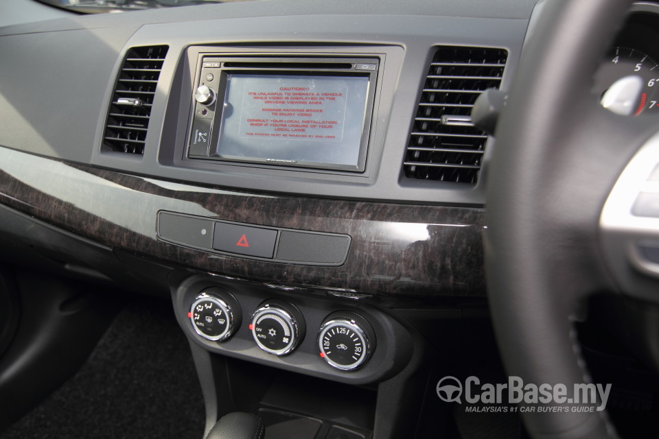 Proton Inspira Mk1  (2010) Interior