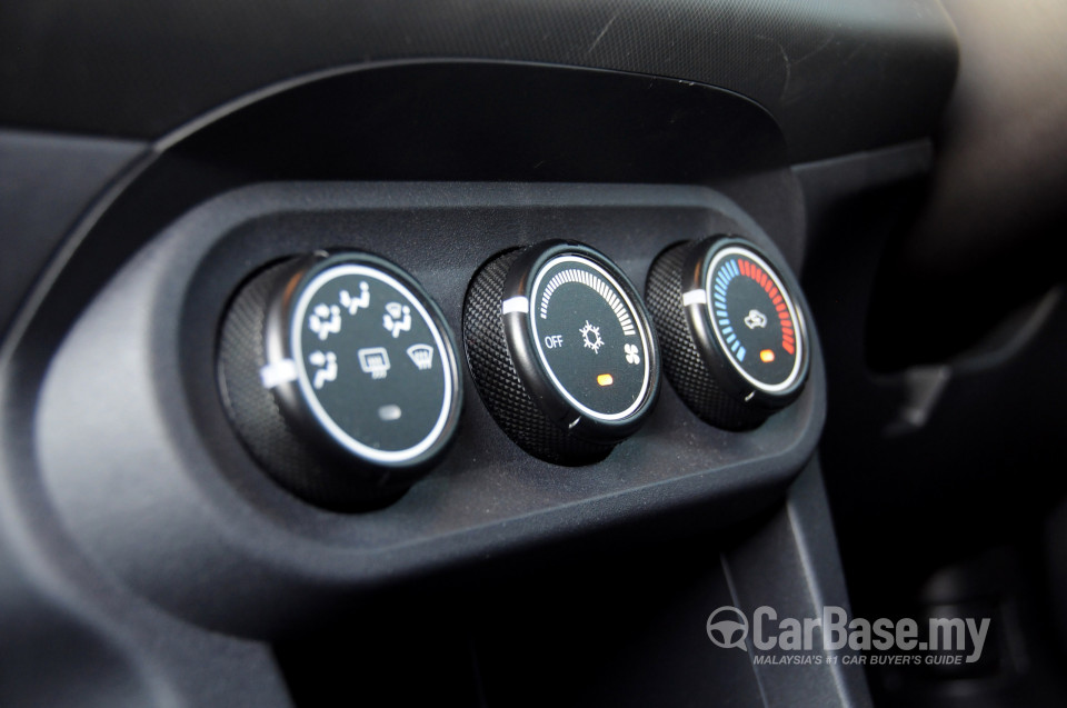 Proton Inspira Mk1  (2010) Interior