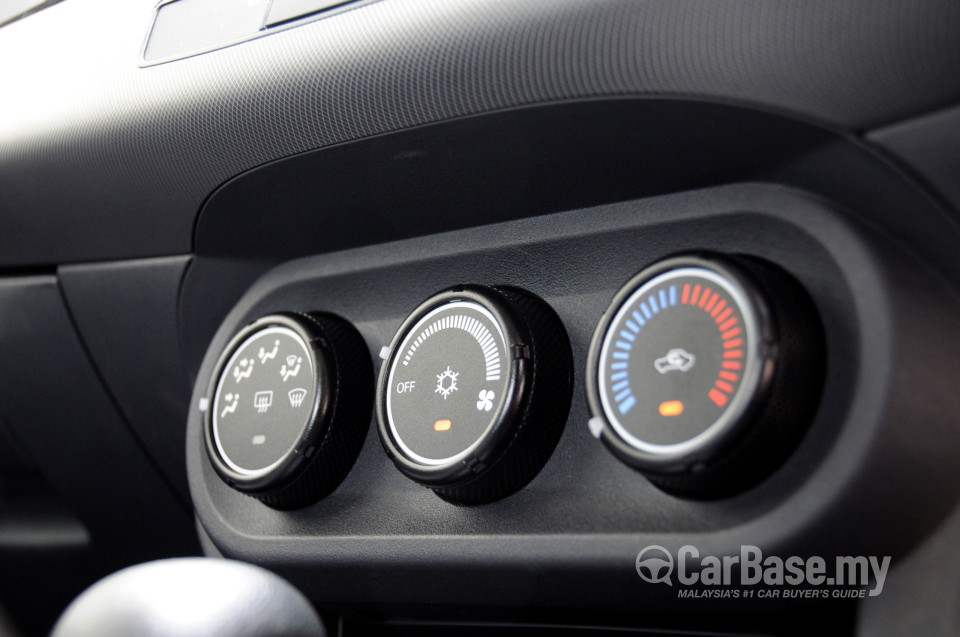 Proton Inspira Mk1  (2010) Interior