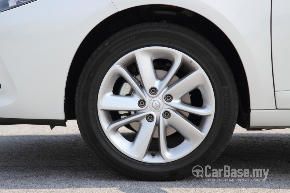 Renault Fluence Mk1 (2014) Exterior
