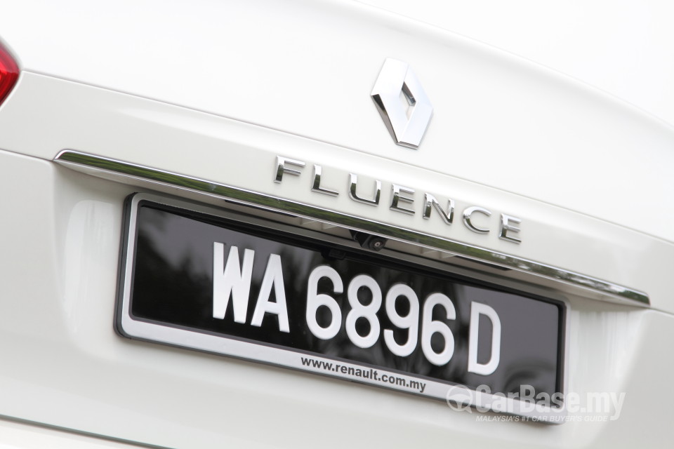 Renault Fluence Mk1 (2014) Exterior