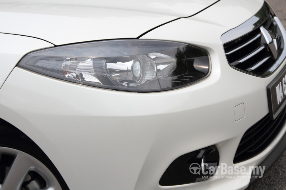 Renault Fluence Mk1 (2014) Exterior