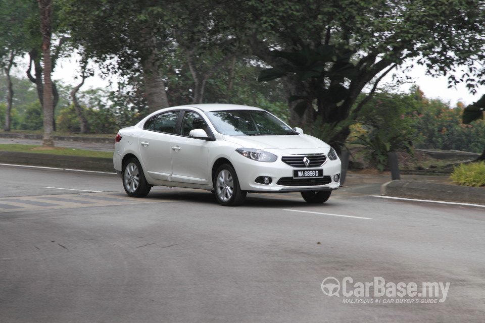 Renault Fluence Mk1 (2014) Exterior