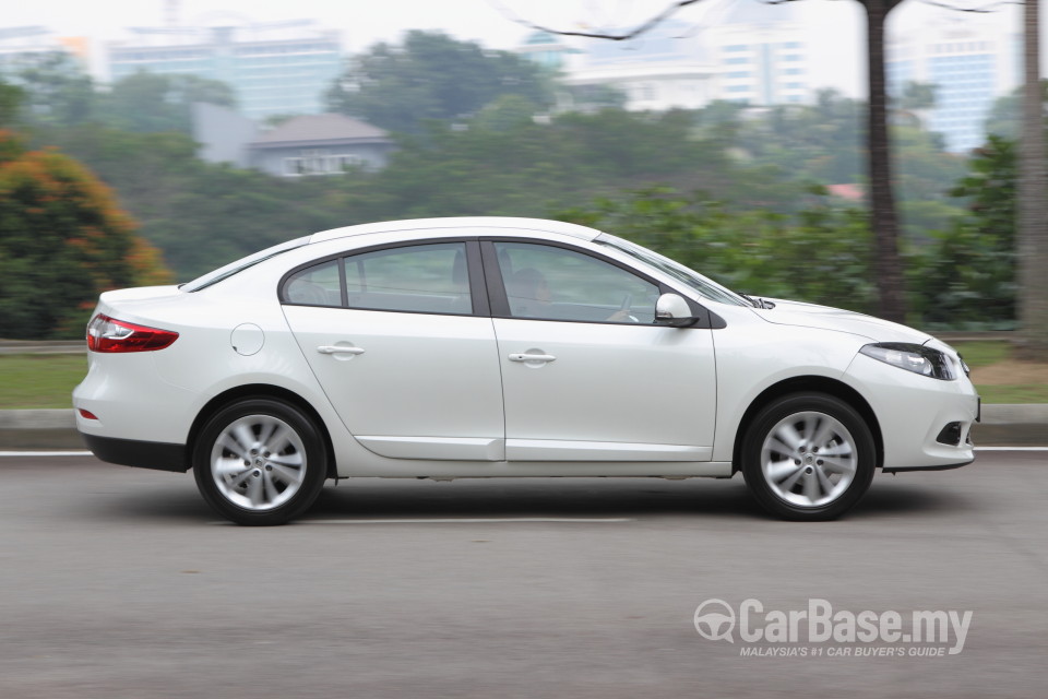 Renault Fluence Mk1 (2014) Exterior