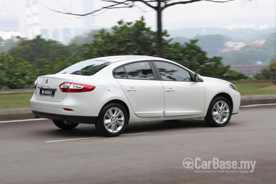 Renault Fluence Mk1 (2014) Exterior
