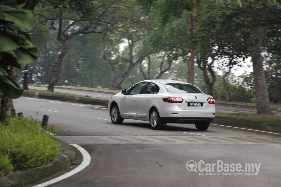 Renault Fluence Mk1 (2014) Exterior