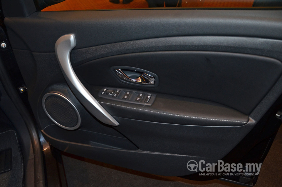 Renault Fluence Mk1 (2014) Interior